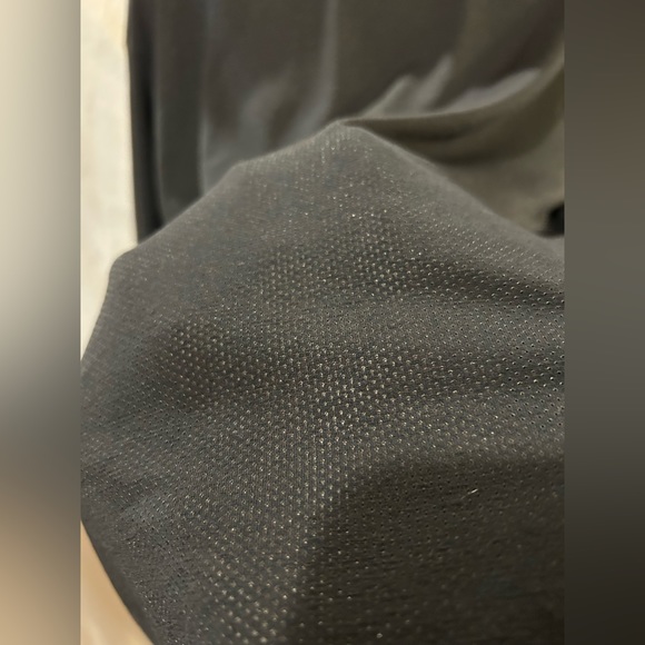 Lucy.com Black, split back, long sleeve top. Sz S - Picture 4 of 9